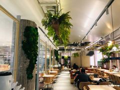 -老乡鸡(上海白玉兰广场店)