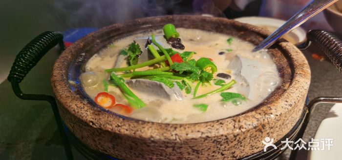 桂小厨广西菜(世茂广场店)巴马·石磨黑豆腐图片