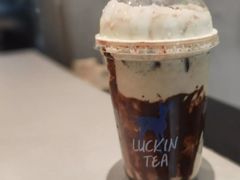 小火山阿华田厚乳-瑞幸咖啡(长城万富汇店)