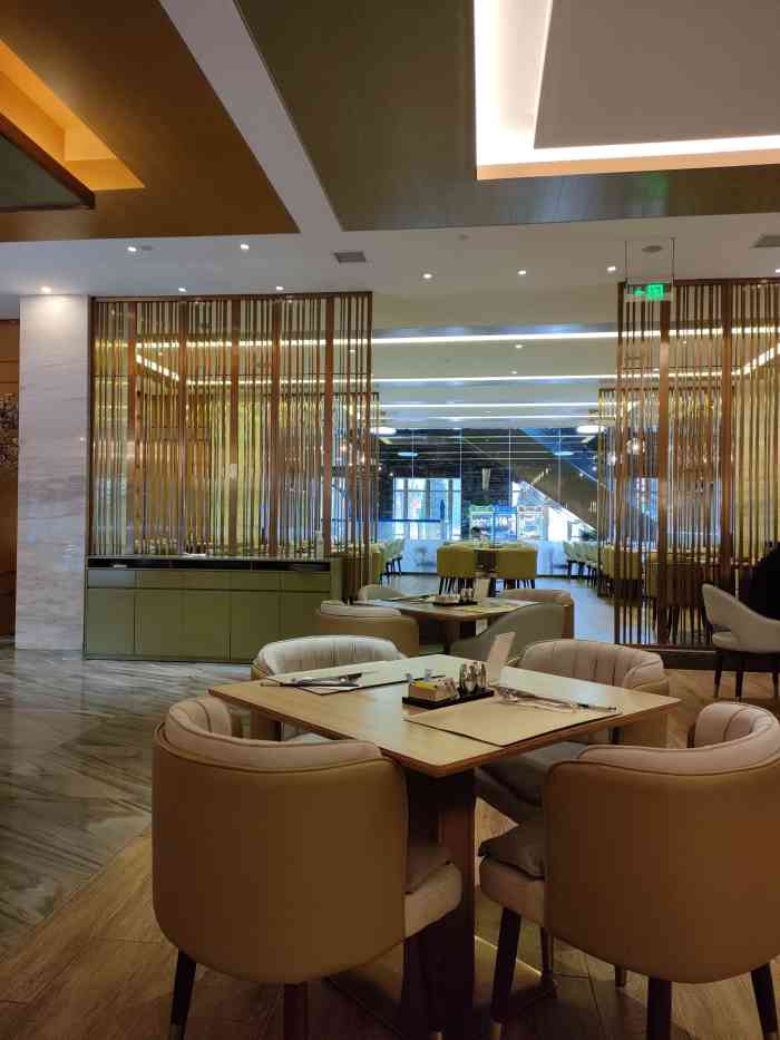 福清创元千禧大酒店-"和酒店说了房间漏水问题后,酒店有提出给予.