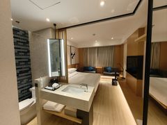 -上海浦东中心万枫酒店