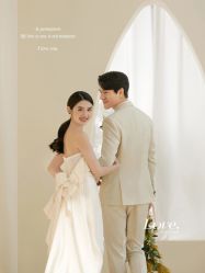 -雪中彩影婚纱摄影·微光艺术中心