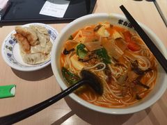 -蒙自源米线大王(东站店)