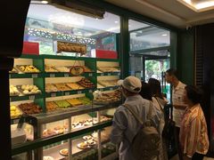 面包甜点陈列柜-南来顺饭庄·清真(南菜园店)