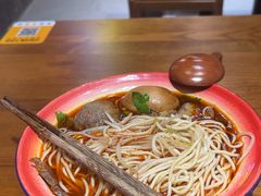 -楚东君•襄阳牛肉面牛杂煲(陆家嘴正大店)