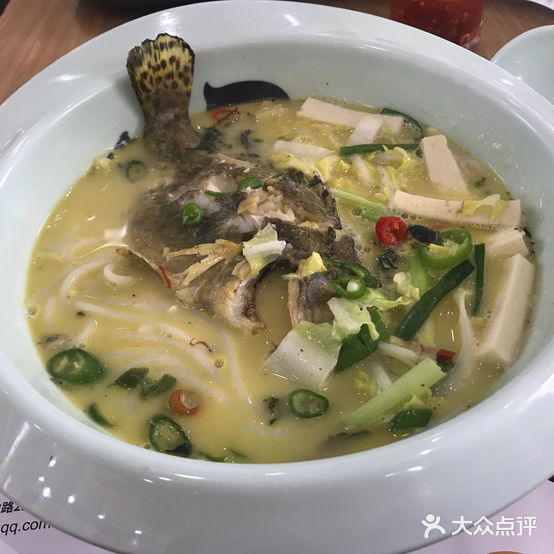 小骆哥鱼粉(梅尼广场店)