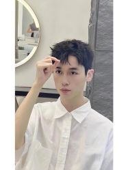 -一家只做男发烫染的店