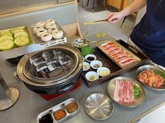 -围炉肉舍•炭烤活鳗•丹东海鲜烤肉(步行街店)