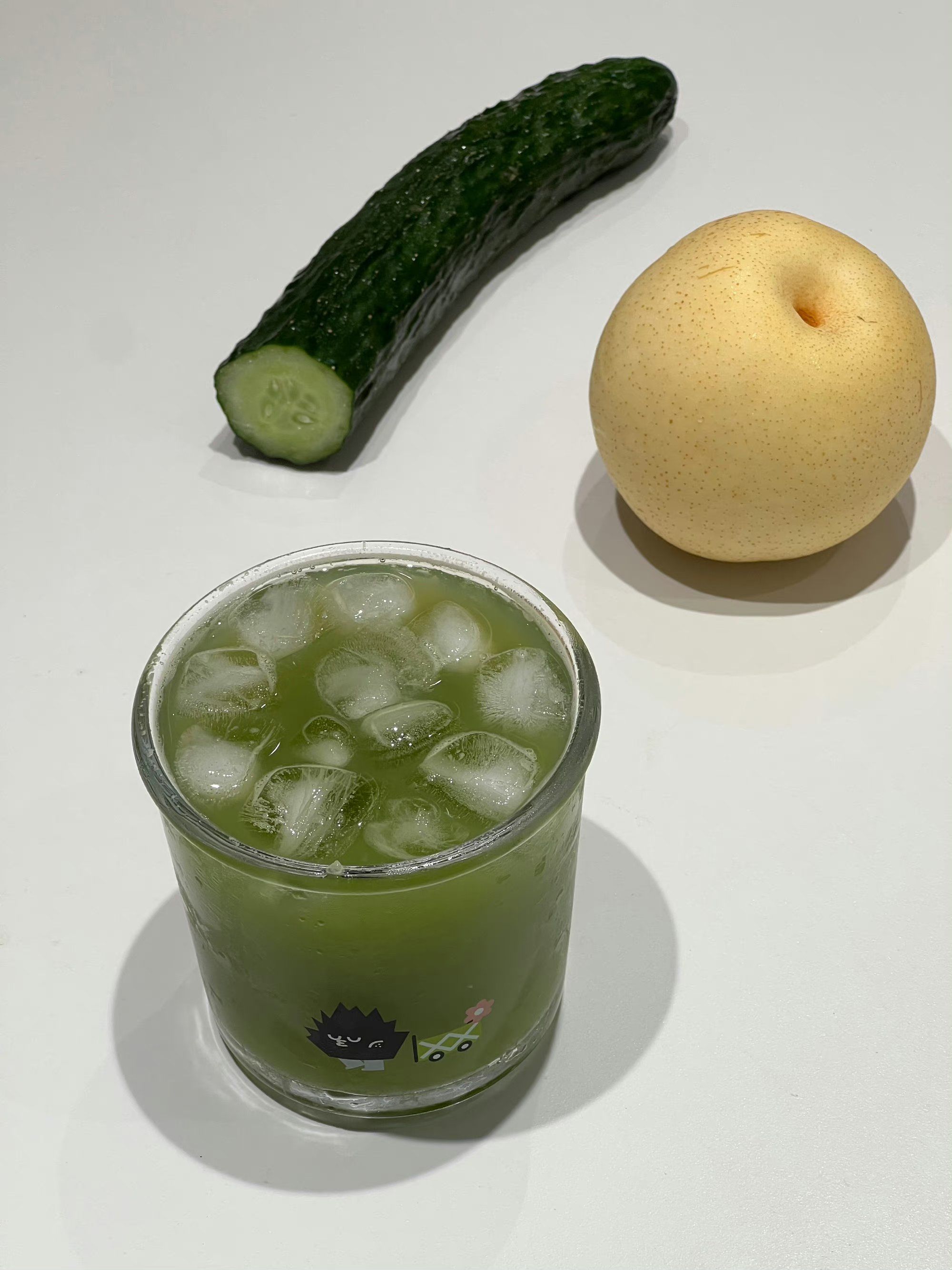 夏天适合喝黄瓜雪梨汁069806 676767