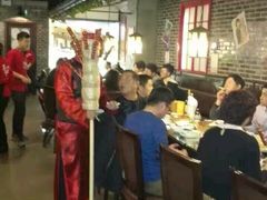 大堂-东口码头·烧鸽子·鱼头泡饼·地方菜(金鹰悦城店)