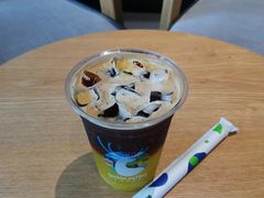 菠萝的海冰萃咖啡-瑞幸咖啡(外滩SOHO店)