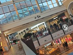 -王府井奥莱棋盘山小镇