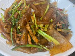 香菜肉丝粉皮-八张桌子(老店)