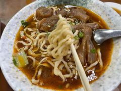 红烧半筋半肉-志明牛肉拉麵(北投总店)