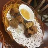 把招牌小吃都点上了,豆浆很浓,根据自己的口味加糖