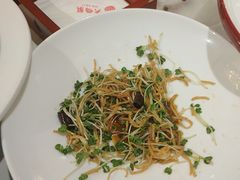 萝卜苗拌馓子-大鸭梨烤鸭(左家庄店)
