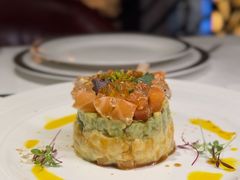 -Mogul Eatery·大亨餐酒馆