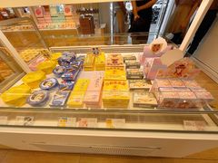 面包甜点陈列柜-好利来(朝外店)