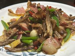 -土砂锅生态山庄·非遗砂锅雅鱼