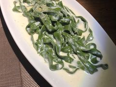 招牌手工菠菜面-喜洲吧·江畔老船厂·庭院餐厅(喜临院店)