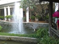 -河内西湖莲花自助餐厅