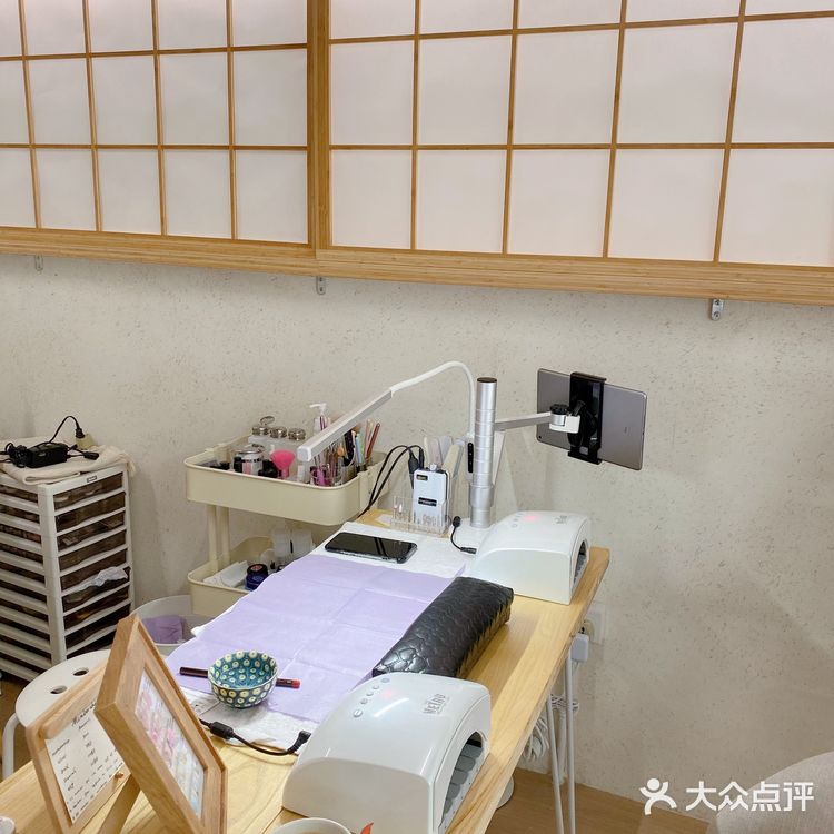 常见的卸甲水味道有很刺激闻了头疼，美甲体验感下降