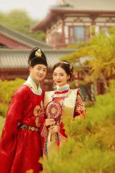 -喜爱高定婚纱摄影