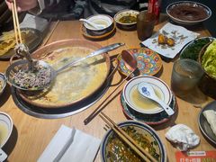 -洱火云南酸菜牛肉火锅(石景山当代商城店)