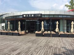 -饮湖威士忌鸡尾酒吧