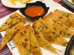 -香巴拉云南餐厅(华莱坞店)