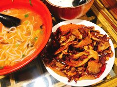 炸菌子-勺子米线·云南传统小吃市集(四方街店)