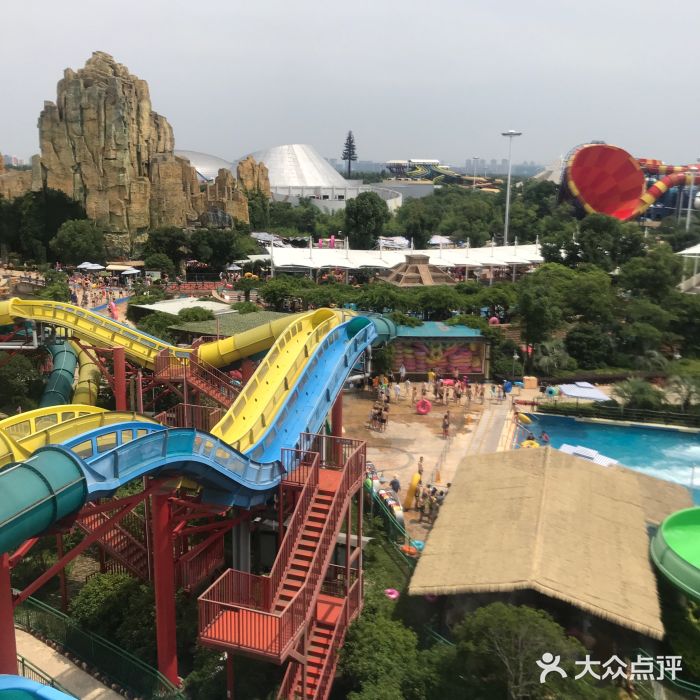 上海玛雅海滩水公园游乐设施图片