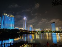 -万绿园