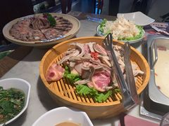 -尚尚仙·酸汤猪手·猪肚鸡火锅(华联万柳购物中心店)