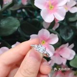  来康康让我爱不释手的一克拉钻戒叭🙈