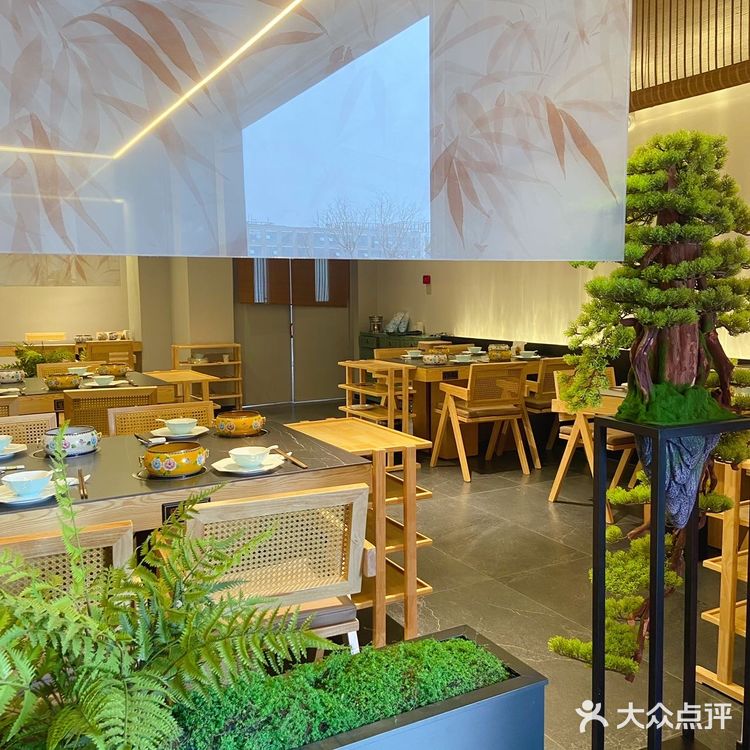 成都首家高端汤物料理，没想到牛肉面是一绝！