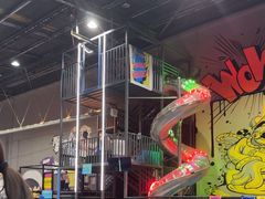 -超时空蹦床团建·VR潮玩运动娱乐·生日派对游乐园(金桥店)