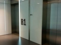 -虹桥天地-停车场