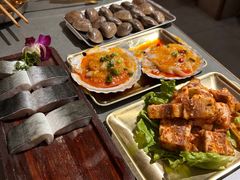 -围炉肉舍•炭烤活鳗•丹东海鲜烤肉(步行街店)