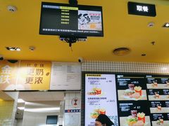 -麦当劳(深圳北站B2检票口楼上)