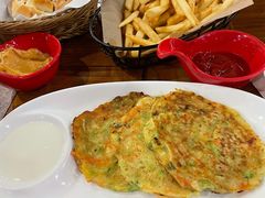 西葫芦饼配酸奶-TUK土耳其餐厅·下午茶(卢湾店)