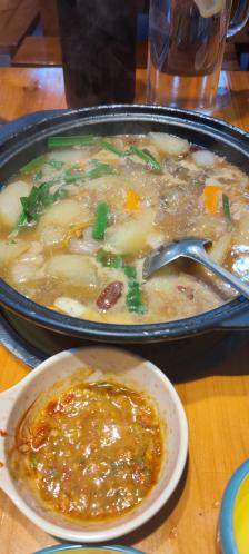 牛爸爸超级牛腩煲-"「椰汁鲜牛腩煲」点了一个中份,上菜的时候.