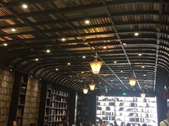 -钟书阁(松江泰晤士小镇店)