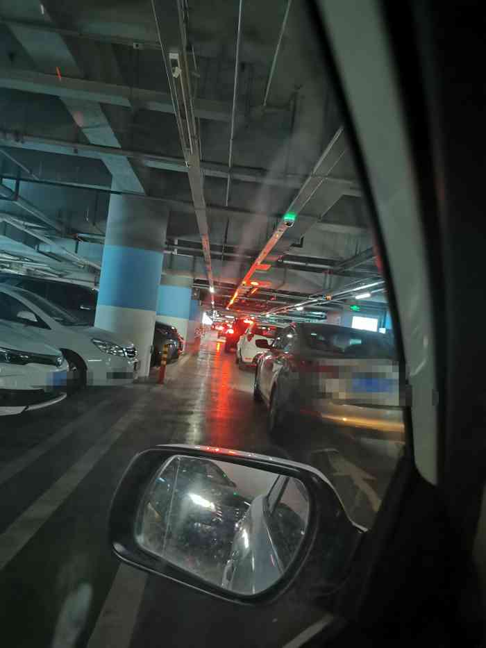 万象城-停车场-"石家庄几大地狱停车场之一!设计不合理,.