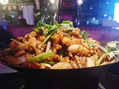 泥炉碳锅牛蛙-西街夜油条·麻团包乌饭