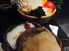 -湊湊火锅·茶憩(新中关购物中心店)
