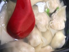 三鲜大馄饨-万寿斋(山阴路店)