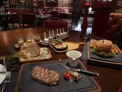 -恰餐厅及酒吧 CHAR Bar & Grill (北京丽都皇冠假日店)