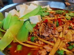 -兔行天下-鸿鹤鲜锅兔(中海国际店)