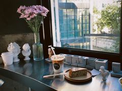 靠窗位-CEMENT·coffee bar (凤凰创意园店)